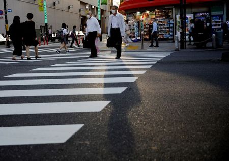 街角景気、8月は＋2.8ポイント　家計・企業・雇用全てで改善