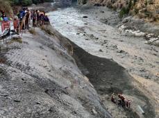 インド北部でヒマラヤ氷河崩壊、洪水で18人死亡確認・200人超不明