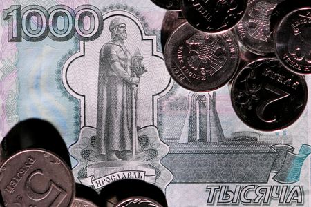 ロシア財政赤字、1─10月は1.24兆ルーブルに縮小　原油収入増などで