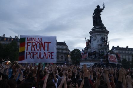 仏左派連合、政権樹立に意欲　多数派形成への協議難航予想