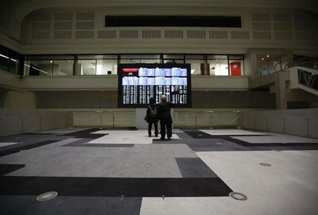 日経平均は反落、為替連動で方向感なく　好業績物色は活発