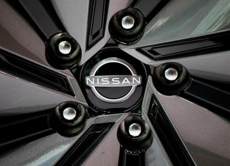 日産株が急落、純損益予想取り下げ嫌気　営業益予想7割下方修正