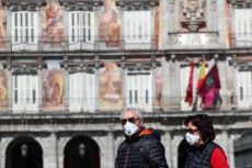 スペイン、新型肺炎感染999人に急増　政府が近く支援策発表へ