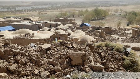 アフガン地震、死者2445人・負傷者2000人超　タリバン発表