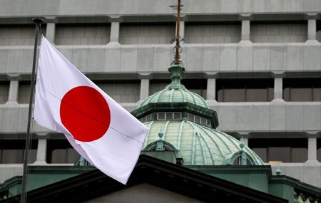 物価上昇で年明けマイナス金利解除の可能性、段階的利上げも＝前田元日銀理事