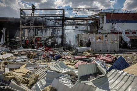 ウクライナの越境攻撃続く、ロシアは増派で対応も弱点露呈