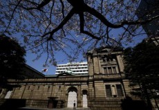 日銀、景気判断を約11年ぶり全9地域で引き下げ　コロナで消費低迷