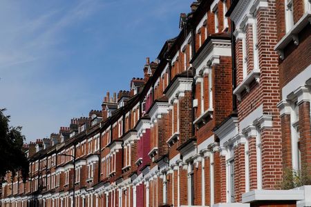 英住宅市場、8月は需要が急拡大　庭付き物件が人気
