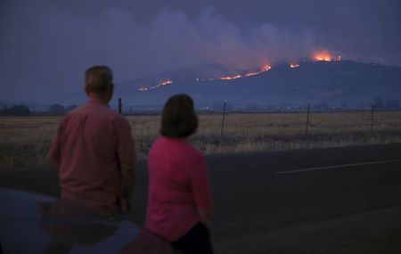 米西海岸3州で多数の火災、少なくとも8人死亡　強風で被害拡大