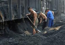 中国、石炭火力発電事業者への支払い保証へ　設備容量が基準に