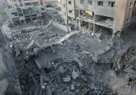 人質救出作戦でパレスチナ人死者274人に、ガザ各地で攻撃続く