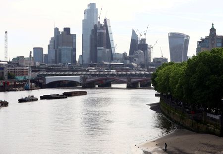 英規制当局、大手金融機関の報酬支払い規則の緩和を検討＝消息筋