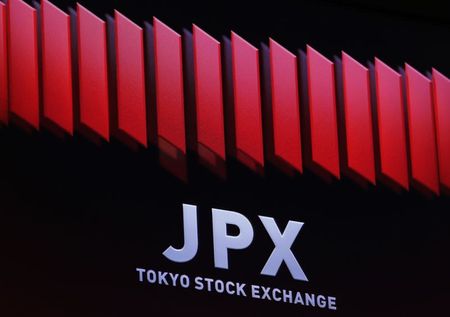 日経平均は反発、97円高　値がさ株に買い戻し