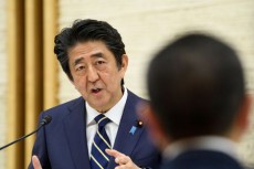 予備費10兆円、100年に一度の国難に幅を持って対応するため＝安倍首相