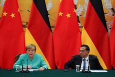 ドイツ首相、中国に市場開放を呼び掛け　李首相と電話会談