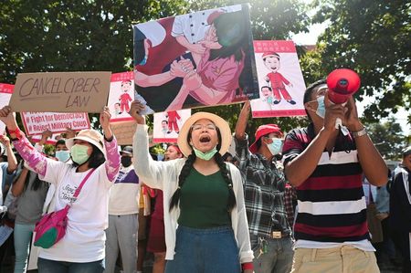 ミャンマー、デモ隊が中国大使館で抗議活動　「国軍支援」と非難