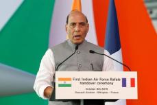 中印、国境係争地帯から軍撤退で合意＝インド国防相