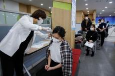 韓国、アストラゼネカ製ワクチンの接種対象を65歳以上に拡大