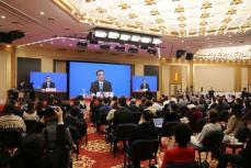 中国全人代閉幕、李首相「成長率目標低くない」　政策は安定主眼