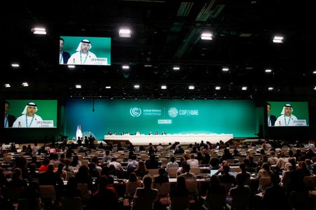 ＣＯＰ２８の最新合意草案、化石燃料の「段階的廃止」を削除