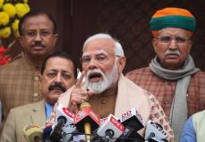 インドのモディ首相、150億ドルのインフラ事業表明　総選挙控え