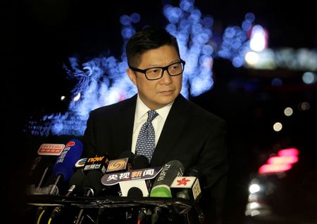 香港警察トップ、デモ排除時のメディア対応「不適切」と釈明