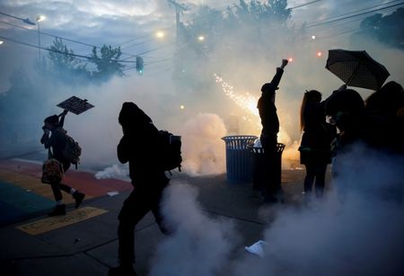 アングル：抗議激化する米国、対抗する警察が使う武器一覧