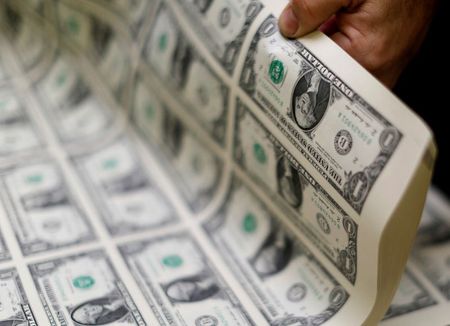 午後3時のドルは105円前半、米長期金利は0.93％台に低下