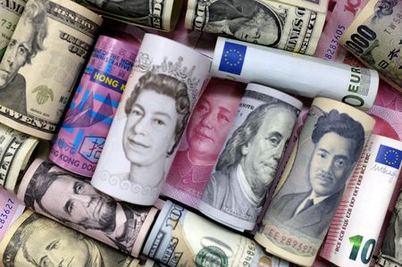 円が対ユーロで急騰、レートチェックか　対ドルも不安定＝東京外為市場