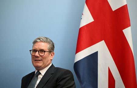 英首相、向こう10年で国家医療制度の抜本改革に取り組む方針