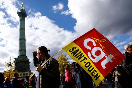 アングル：膨れあがるベビーブーム世代への年金支給、仏政権の改革案は前途多難