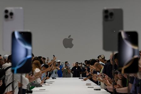 アップル、ｉＰｈｏｎｅなどでチャットＧＰＴ機能提供を開始