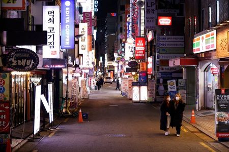 韓国の新規コロナ感染者、1000人を突破　2日続けて過去最高