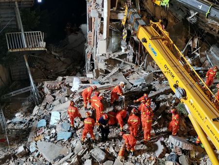 中国・蘇州市でホテルの一部が倒壊、8人死亡・9人行方不明