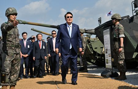 韓大統領、国防相に軍出身の申議員を指名　2閣僚も交代