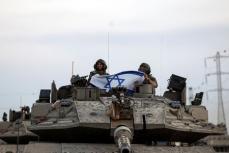 イスラエル、ガザ周辺に戦車集結　軍トップ「今は戦争の時」