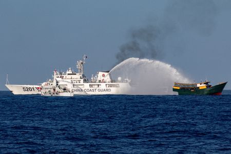 中国「フィリピンが南シナ海でトラブル起こした」、応酬から1週間