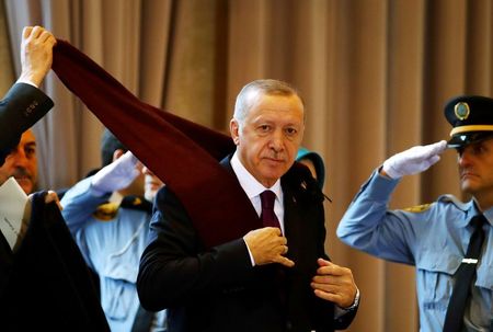 トルコ大統領、辞任表明の内相に職務継続を指示　外出禁止令巡り