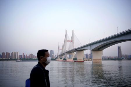 中国武漢市、全市民1100万人対象の新型コロナ検査を開始