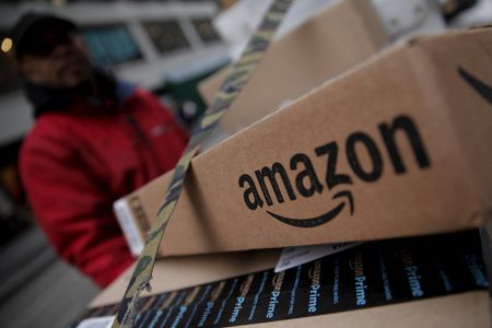 米アマゾン、ドローン配送を年内開始　カリフォルニア州で