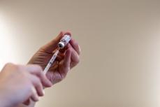 米大手薬局チェーン、コロナ改良ワクチンの配布進む