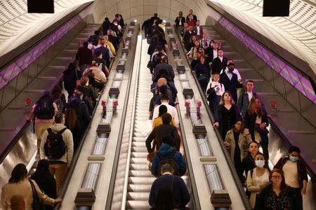 人員削減した英企業、4年ぶり高水準　4月の増税控え＝調査