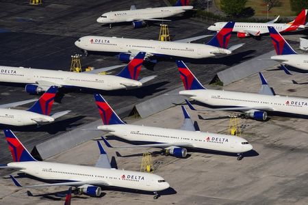 米デルタ航空、1万5000人以上が早期退職に関心＝関係筋