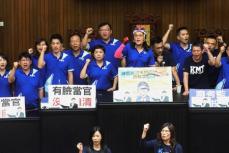 台湾野党が再び議会を占拠、監察院長の指名承認公聴会を妨害
