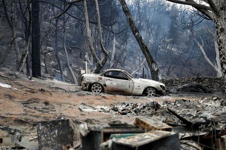 ロサンゼルス近郊で山火事発生、500世帯が避難