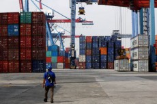 インドネシア、5月は輸出入とも2009年以来の大幅な落ち込み
