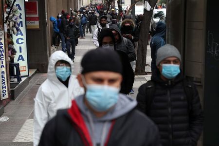 チリ、大災害事態宣言を90日間延長　新型コロナ感染止まらず