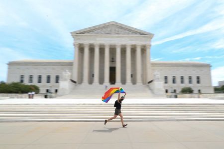 米最高裁、性的少数者の雇用差別禁止を支持　同性婚合法に続く歴史的判断