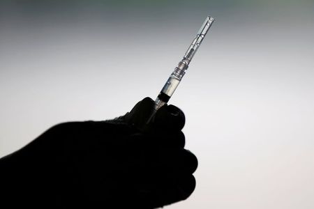 中国、ビザ申請簡略化へ　国内製ワクチン接種者対象