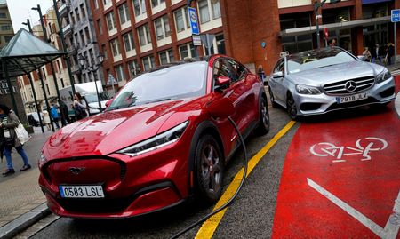 アングル：自動車各社の野心的ＥＶ目標、今年は厳しい現実に直面